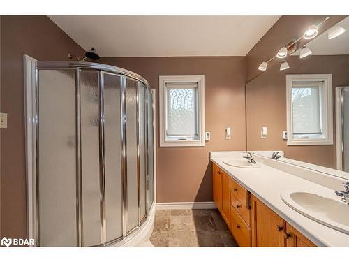 36 Falling Brook Drive, Barrie, ON - Indoor Photo Showing Bathroom