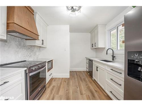 132 Switzer Street, New Lowell, ON - Indoor Photo Showing Kitchen With Upgraded Kitchen