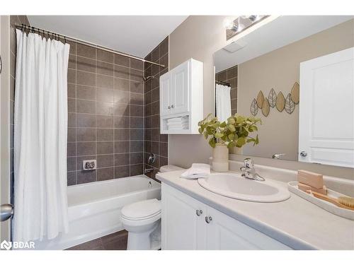 47 Little Ryans Way, Bracebridge, ON - Indoor Photo Showing Bathroom