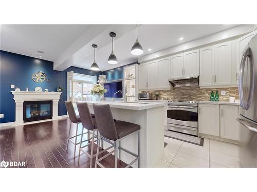 14 Kawana Road, Brampton, ON - Indoor Photo Showing Kitchen With Upgraded Kitchen