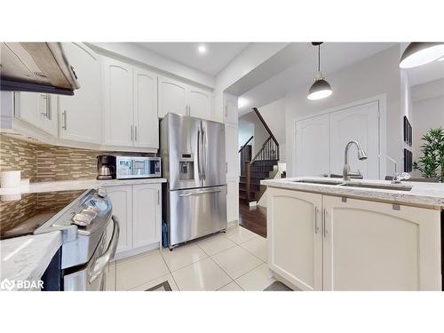 14 Kawana Road, Brampton, ON - Indoor Photo Showing Kitchen