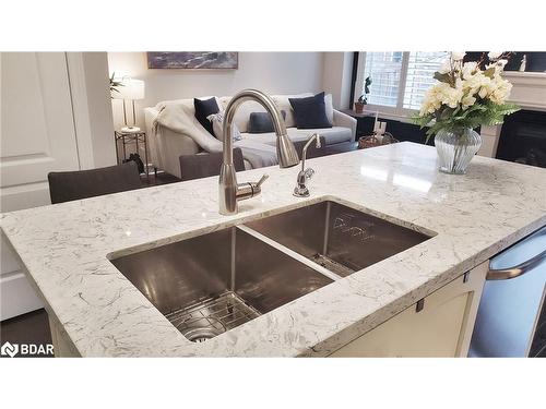 14 Kawana Road, Brampton, ON - Indoor Photo Showing Kitchen With Double Sink With Upgraded Kitchen