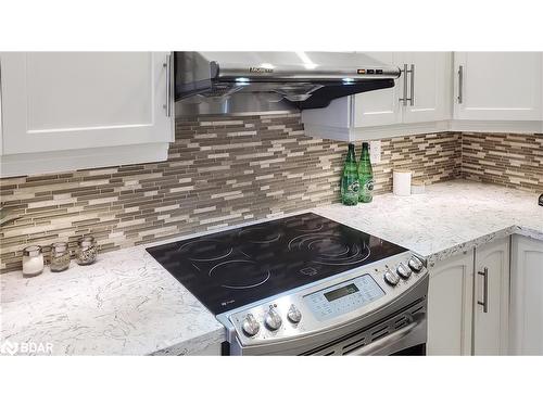 14 Kawana Road, Brampton, ON - Indoor Photo Showing Kitchen