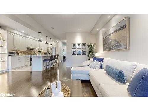 14 Kawana Road, Brampton, ON - Indoor Photo Showing Living Room