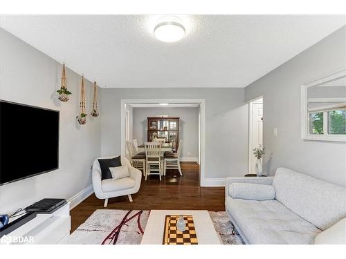 795 Rose Lane, Innisfil, ON - Indoor Photo Showing Living Room