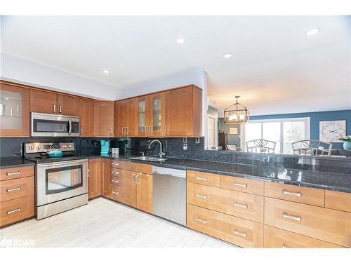 23-44 Trott Boulevard, Collingwood, ON - Indoor Photo Showing Kitchen