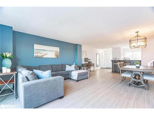 23-44 Trott Boulevard, Collingwood, ON - Indoor Photo Showing Living Room