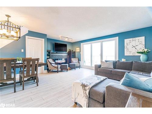 23-44 Trott Boulevard, Collingwood, ON - Indoor Photo Showing Living Room