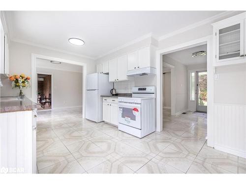 4175 5Th Sideroad, Bradford West Gwillimbury, ON - Indoor Photo Showing Kitchen