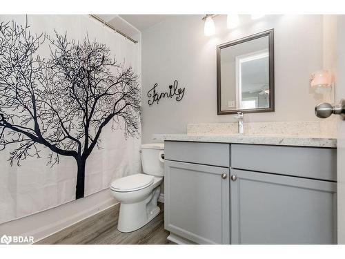 1 Pacific Avenue, Barrie, ON - Indoor Photo Showing Bathroom