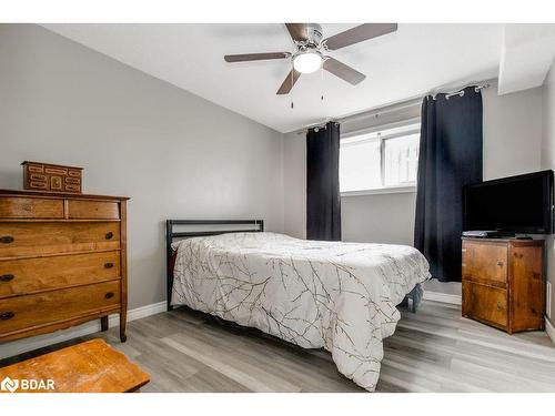 1 Pacific Avenue, Barrie, ON - Indoor Photo Showing Bedroom