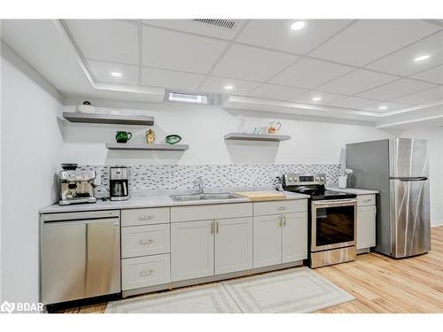 8 Appleton Trail, Brampton, ON - Indoor Photo Showing Kitchen