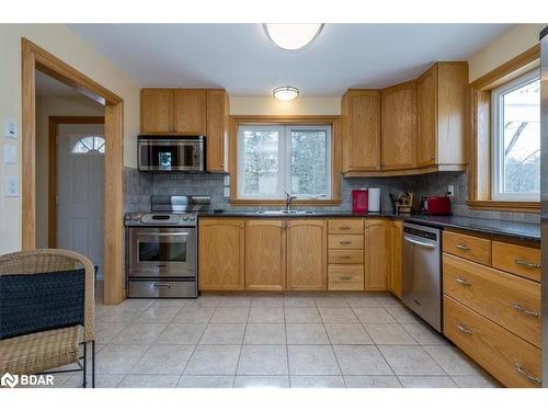 1139 River Lane, Severn Bridge, ON - Indoor Photo Showing Kitchen