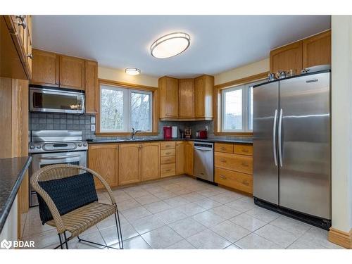 1139 River Lane, Severn Bridge, ON - Indoor Photo Showing Kitchen