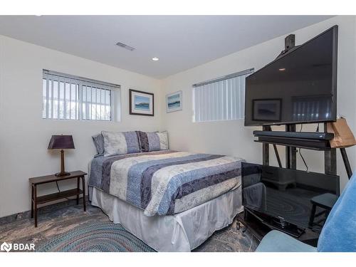 1139 River Lane, Severn Bridge, ON - Indoor Photo Showing Bedroom