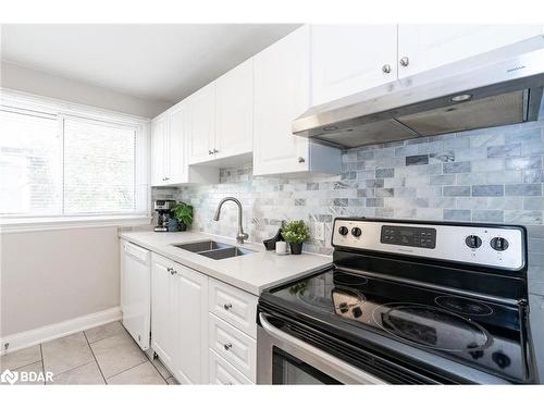 164 Eagle Street, Newmarket, ON - Indoor Photo Showing Kitchen With Double Sink