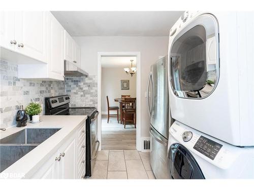 164 Eagle Street, Newmarket, ON - Indoor Photo Showing Laundry Room