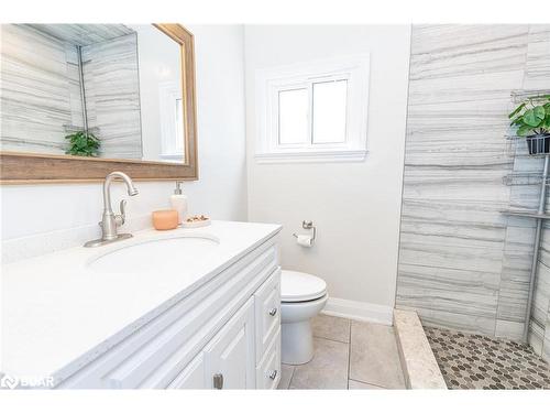 164 Eagle Street, Newmarket, ON - Indoor Photo Showing Bathroom