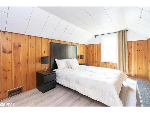 164 Eagle Street, Newmarket, ON - Indoor Photo Showing Bedroom