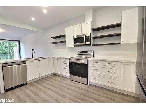 B-23 Gray Street, Coldwater, ON - Indoor Photo Showing Kitchen