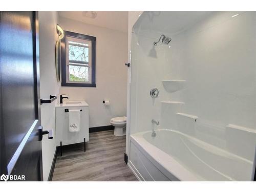 B-23 Gray Street, Coldwater, ON - Indoor Photo Showing Bathroom