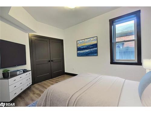 B-23 Gray Street, Coldwater, ON - Indoor Photo Showing Bedroom