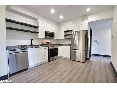 B-23 Gray Street, Coldwater, ON - Indoor Photo Showing Kitchen With Upgraded Kitchen