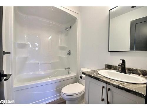 B-23 Gray Street, Coldwater, ON - Indoor Photo Showing Bathroom