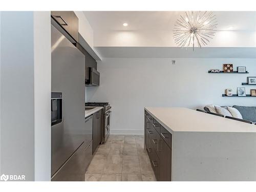 610-10 Culinary Lane, Barrie, ON - Indoor Photo Showing Kitchen