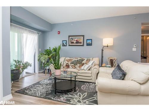 305-295 Cundles Road East Road E, Barrie, ON - Indoor Photo Showing Living Room