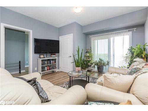 305-295 Cundles Road East Road E, Barrie, ON - Indoor Photo Showing Living Room