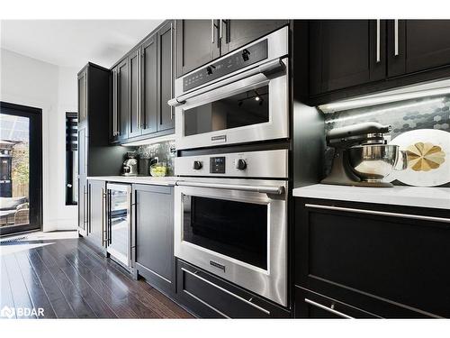 20 Armeda Clow Crescent, Angus, ON - Indoor Photo Showing Kitchen