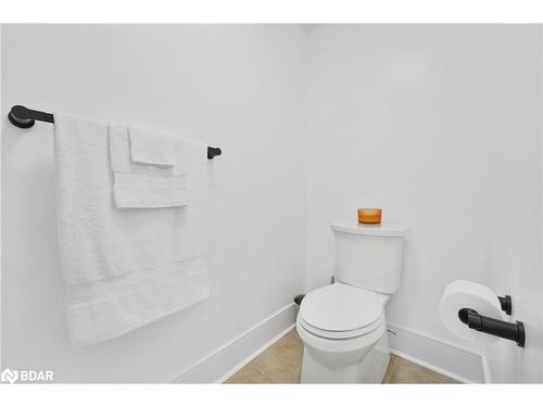 20 Armeda Clow Crescent, Angus, ON - Indoor Photo Showing Bathroom