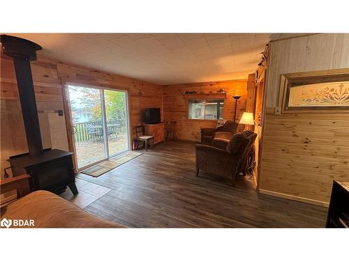 51 Bayside Drive, Mcmurrich/Monteith, ON - Indoor Photo Showing Living Room