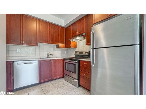 309-5705 Long Valley Road, Mississauga, ON - Indoor Photo Showing Kitchen