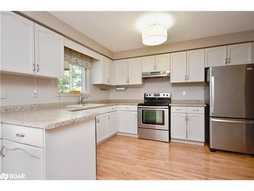 65 Johnson Street Street, Orillia, ON - Indoor Photo Showing Kitchen