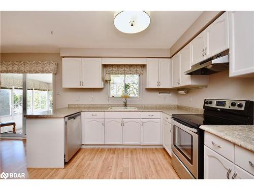 65 Johnson Street Street, Orillia, ON - Indoor Photo Showing Kitchen