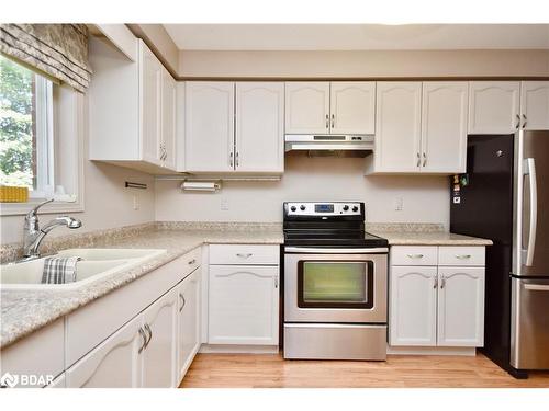 65 Johnson Street Street, Orillia, ON - Indoor Photo Showing Kitchen