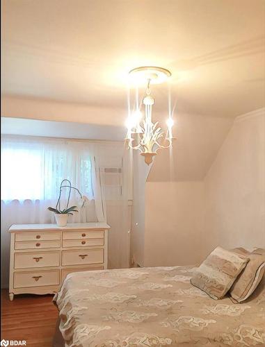 422 Hugel Avenue, Midland, ON - Indoor Photo Showing Bedroom