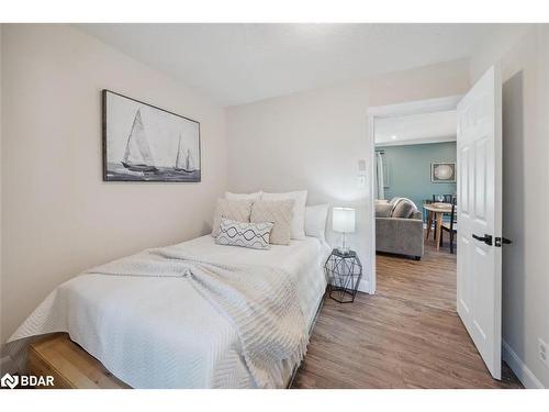 787 Churchill Lane, Georgina, ON - Indoor Photo Showing Bedroom