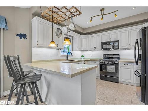 34 Batteaux Street, Barrie, ON - Indoor Photo Showing Kitchen