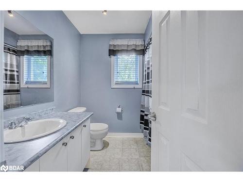 34 Batteaux Street, Barrie, ON - Indoor Photo Showing Bathroom