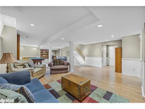 34 Batteaux Street, Barrie, ON - Indoor Photo Showing Living Room