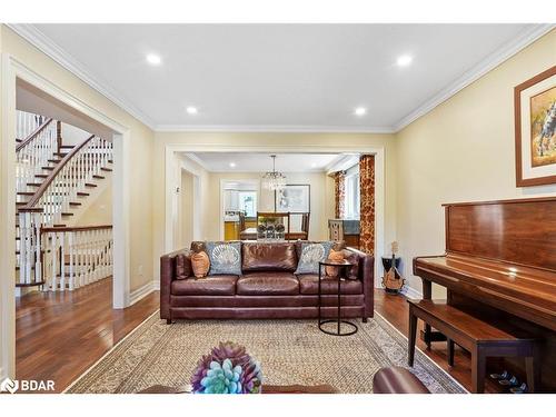 25 Grand Forest Drive, Barrie, ON - Indoor Photo Showing Living Room