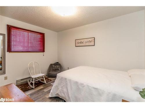 176 Farlain Lake Road E, Tiny, ON - Indoor Photo Showing Bedroom