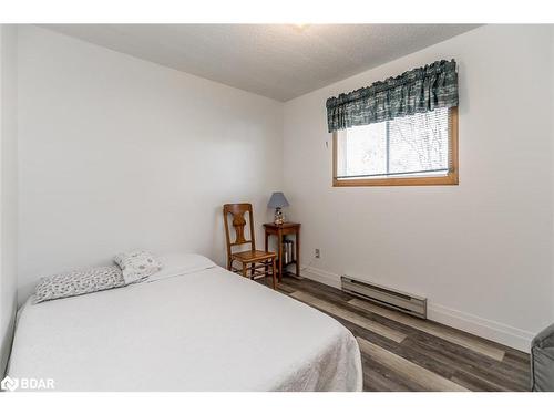 176 Farlain Lake Road E, Tiny, ON - Indoor Photo Showing Bedroom