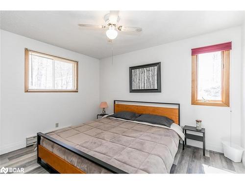 176 Farlain Lake Road E, Tiny, ON - Indoor Photo Showing Bedroom