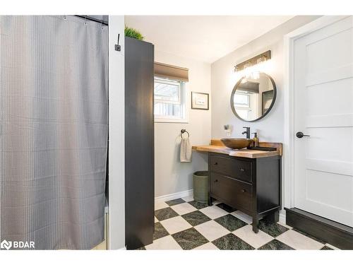 9832 Highway 12 W, Oro-Medonte, ON - Indoor Photo Showing Bathroom