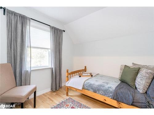 9832 Highway 12 W, Oro-Medonte, ON - Indoor Photo Showing Bedroom