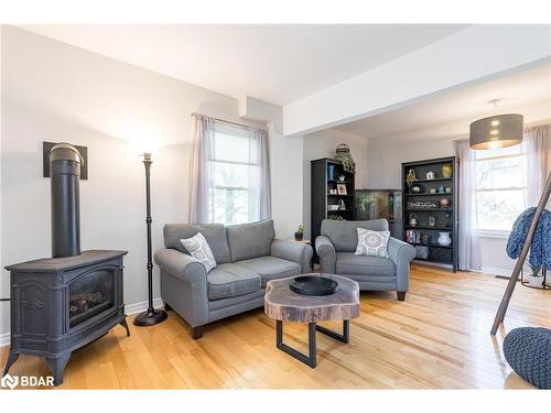 9832 Highway 12 W, Oro-Medonte, ON - Indoor Photo Showing Living Room With Fireplace